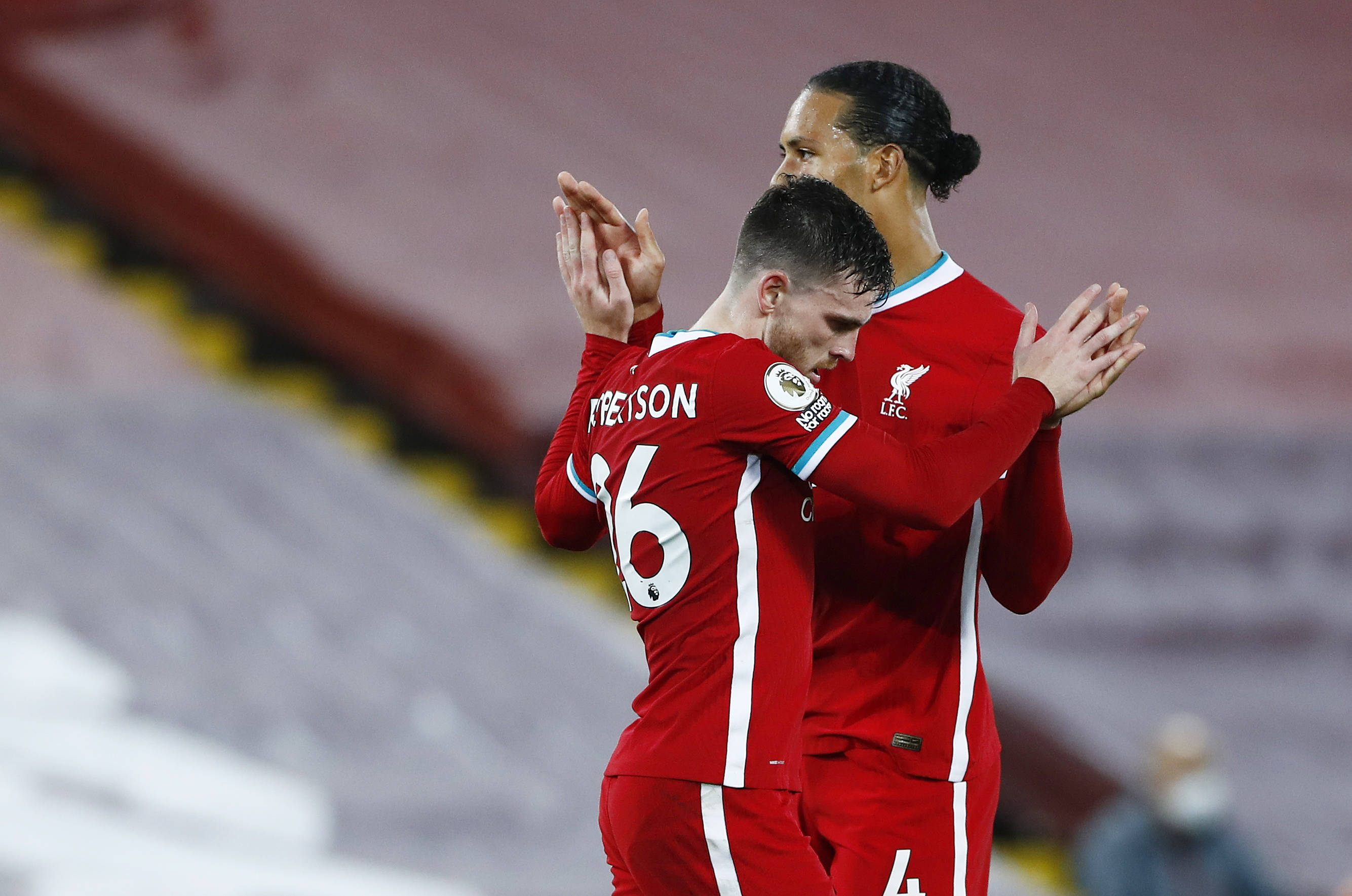 她在对战中 她在对战中